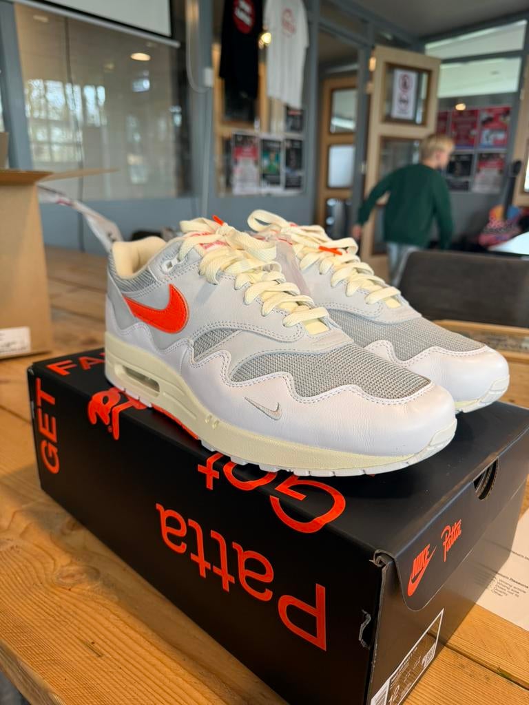 Patta White Hyper Crimson maat 46, Wit, Nieuw, Ophalen of Verzenden, Sneakers of Gympen