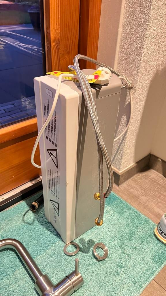 Floww kokend water kraan met reservoir, Ophalen, Gebruikt