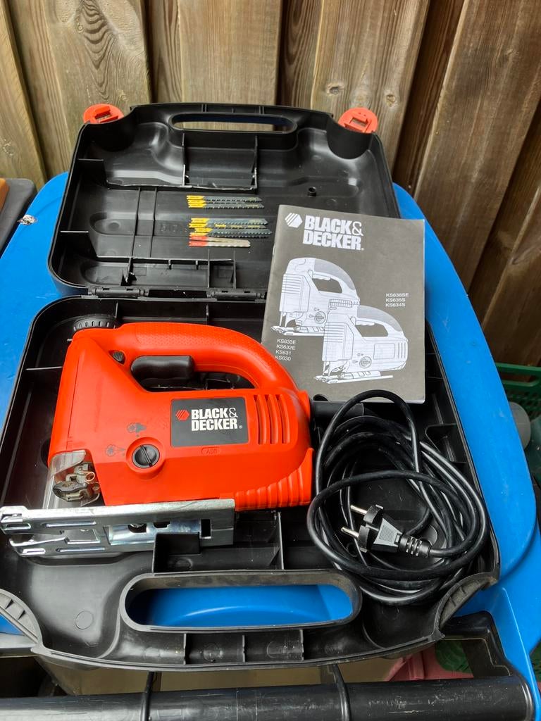 Decoupeerzaag ks635s black & decker met zagenset en koffer, Ophalen, Decoupeerzaag, Zo goed als nieuw, 30 tot 70 mm