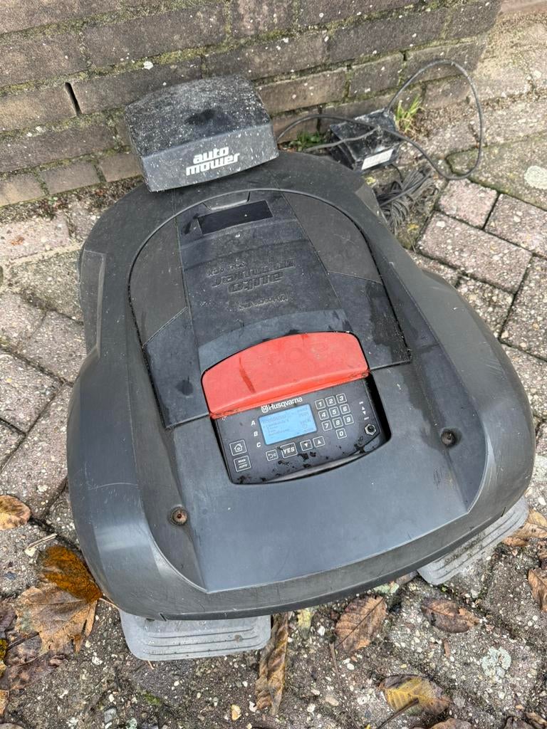 Husqvarna automower acx230, Ophalen of Verzenden, Zo goed als nieuw, Minder dan 30 cm, Accu-grasmaaier