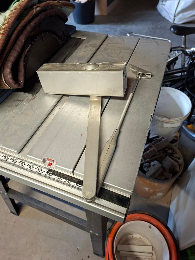 Deurdranger - Gebruikt, Doe-het-zelf en Verbouw, Hang- en Sluitwerk, Ophalen