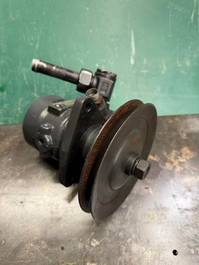 Stuurbekrachtiging pomp Mercedes 814D OM364LA, Ophalen of Verzenden, Gebruikt, Mercedes-Benz