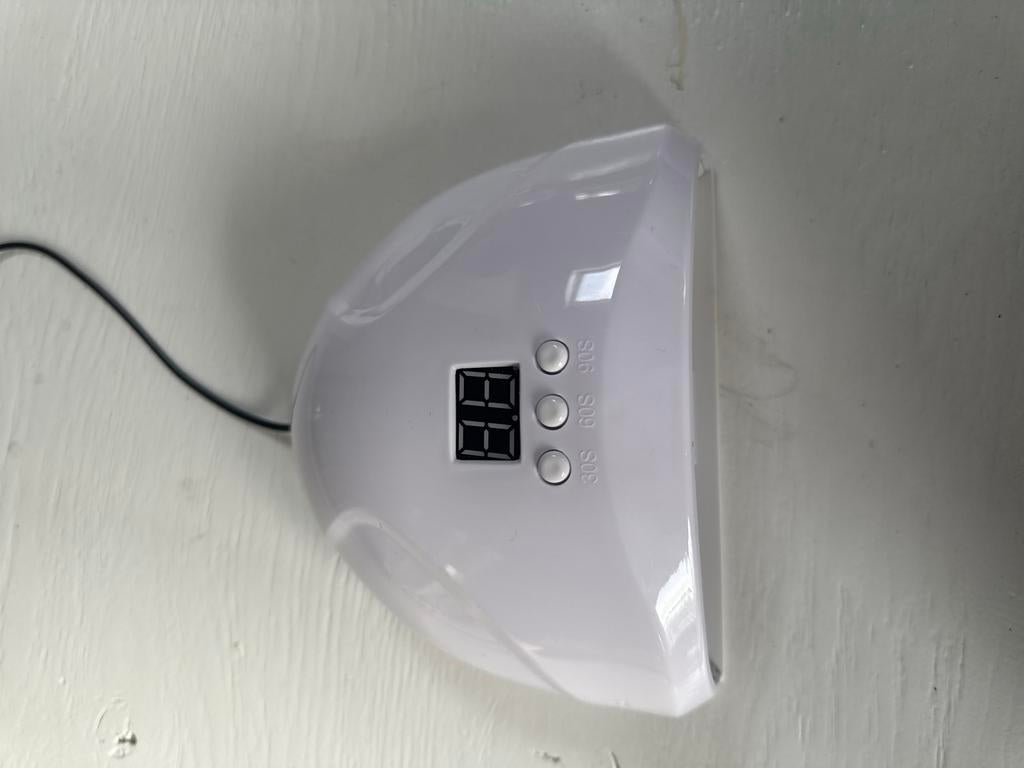 Gloednieuwe UV/LED nagellamp voor gelnagels, Sieraden, Tassen en Uiterlijk, Uiterlijk | Gezichtsverzorging, Nieuw, Overige typen