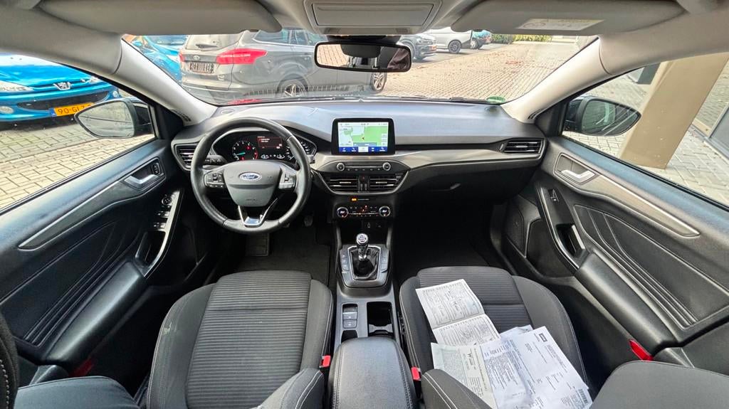 Ford Focus 125pk Titanium Business XENON | CARPLAY | CRUISE, Gebruikt, Zwart, Origineel Nederlands, Handgeschakeld