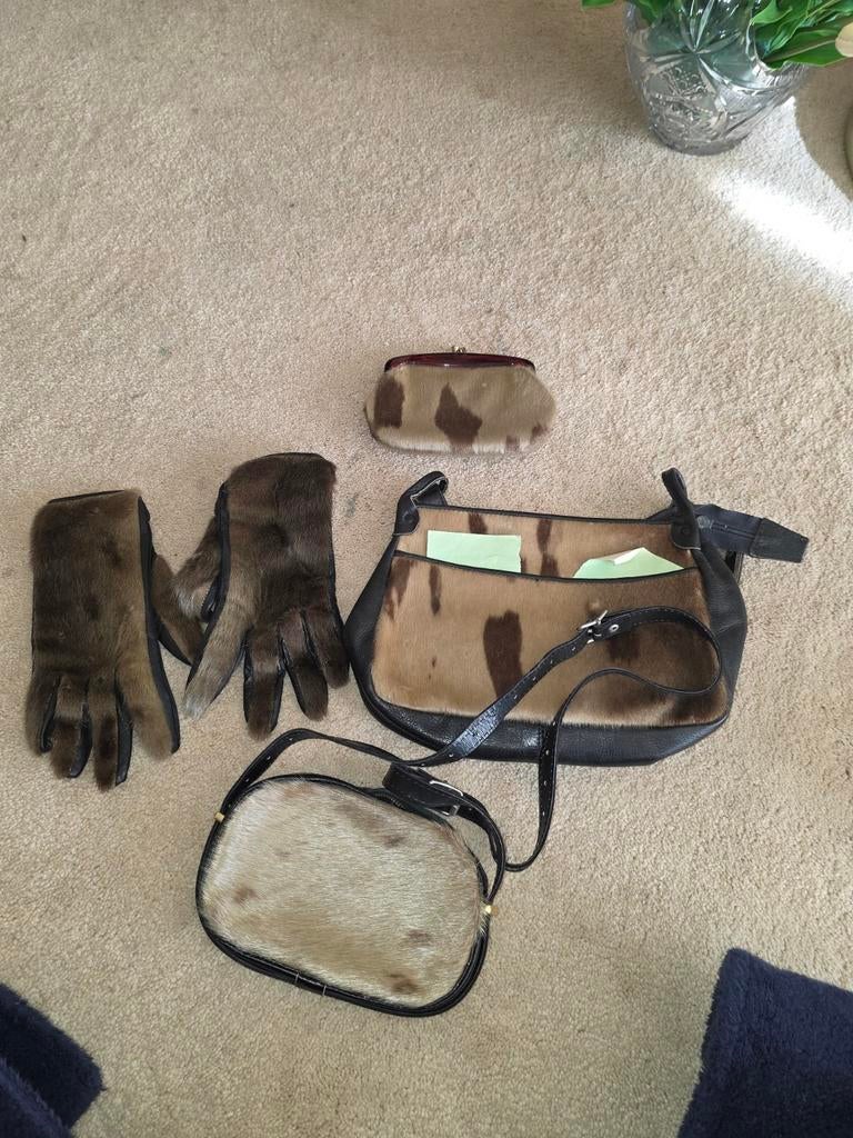 Leren tas ,tasje, knip en dameshandschoenen buffel, Ophalen of Verzenden, Zo goed als nieuw, Schoudertasje