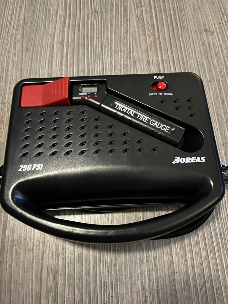 Boreas 12V Luchtcompressor & Digitale Bandenspanningsmeter, Ophalen of Verzenden, Gebruikt, Universele onderdelen