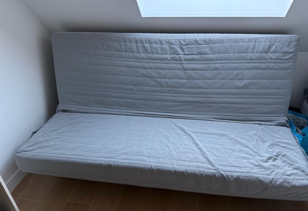 Handige uitklapbare slaapbank - Beddinge Nyhamm, Huis en Inrichting, Ophalen, Gebruikt, Driepersoons, 75 tot 100 cm