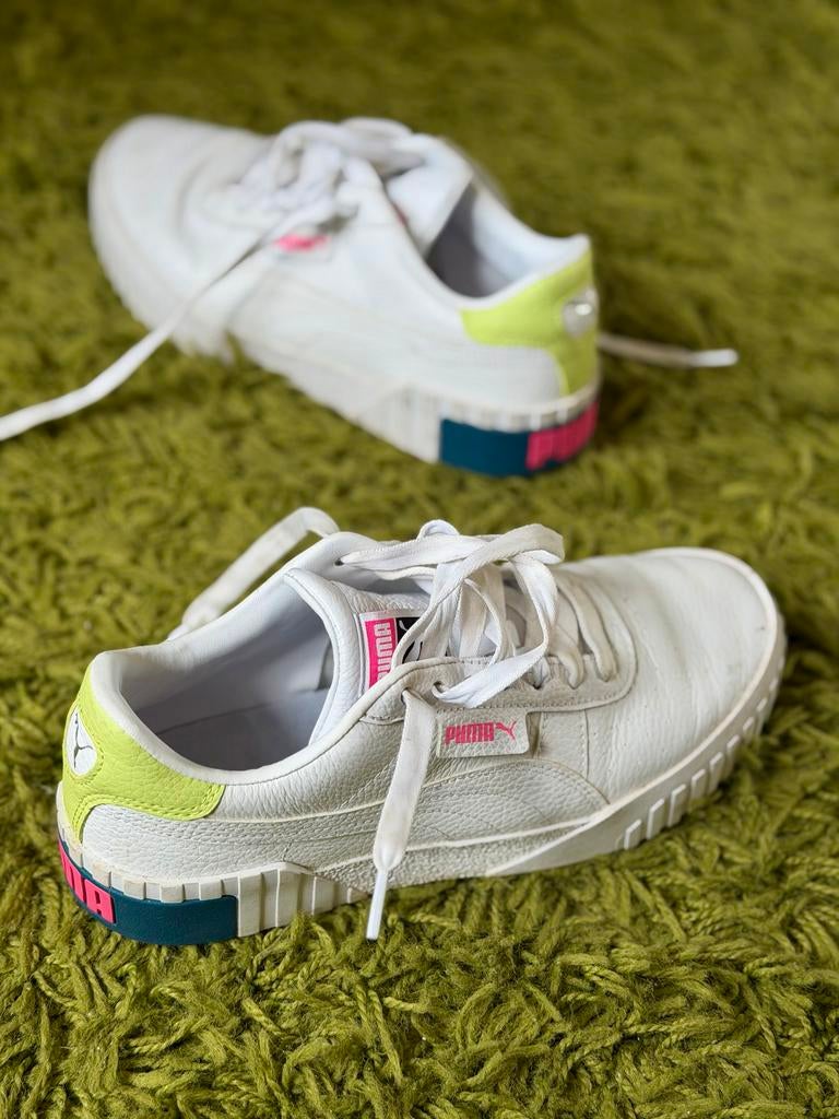 Puma sneakers wit met gekleurde accenten, Kleding | Dames, Ophalen of Verzenden, Zo goed als nieuw, Wit, Sneakers of Gympen