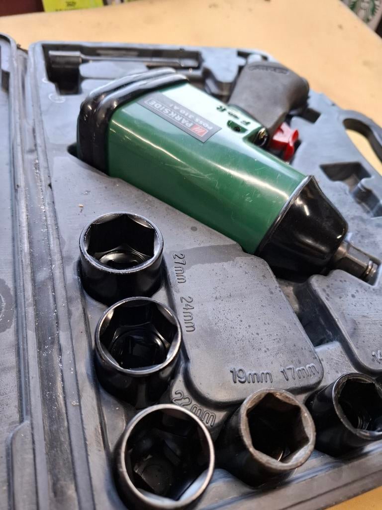 Parkside perslucht slagmoersleutel met doppen, Ophalen