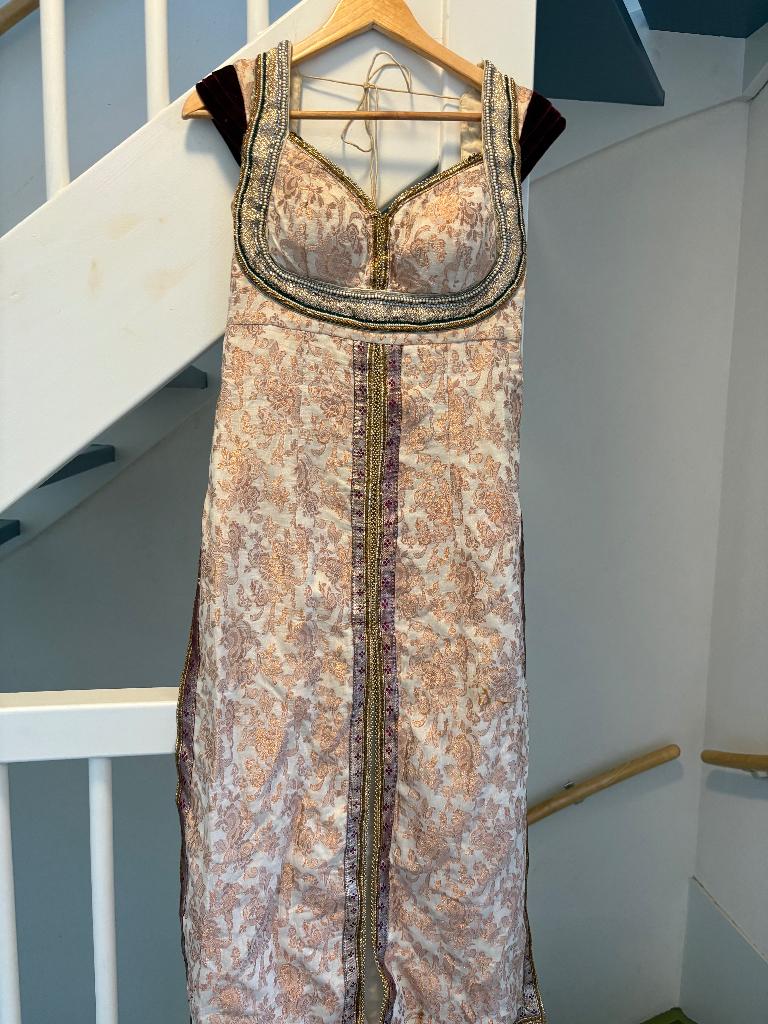 INDIASE BROCADE CHIFFON DAMES SUIT, MAAT: S/M, Ophalen of Verzenden, Gedragen