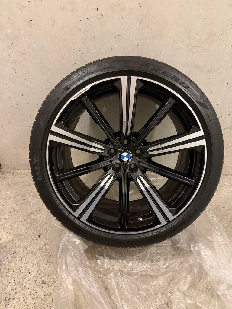 Nieuwe 22 inch bmw x5 velgen met nieuwe Pirelli P Zero, Auto-onderdelen, Banden en Velgen, Ophalen, Gebruikt, Banden en Velgen