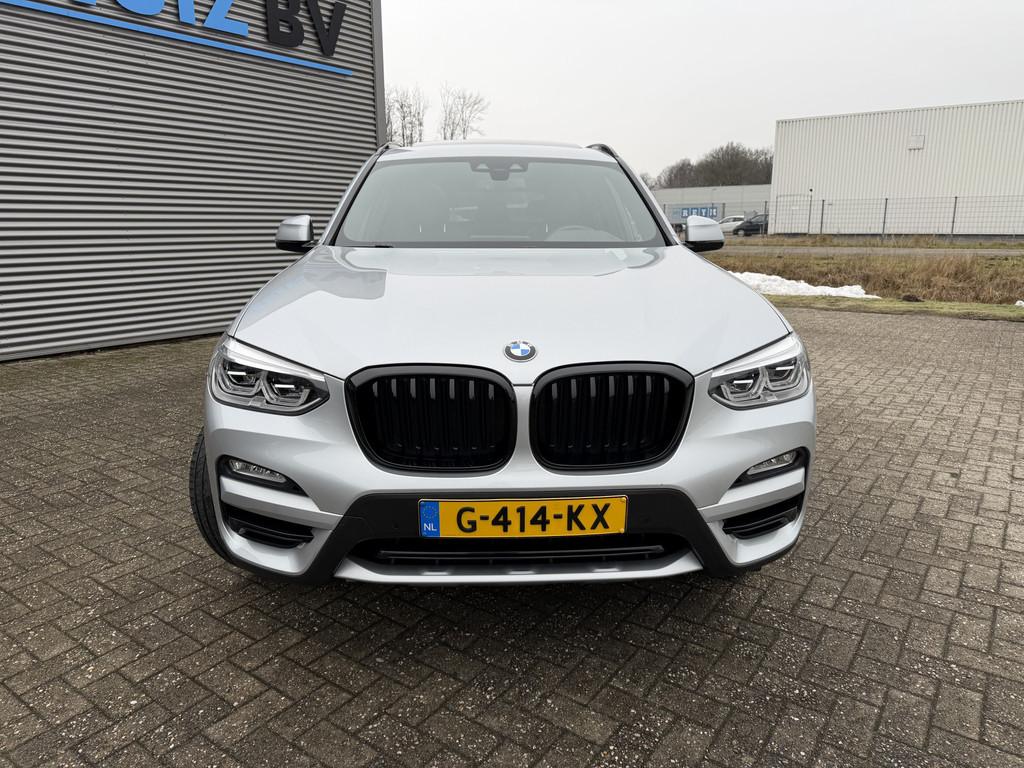 BMW X3 sDrive20i High Executive xLine Panoramadak Trekhaak L, Achterwielaandrijving, Gebruikt, Euro 6, 4 cilinders