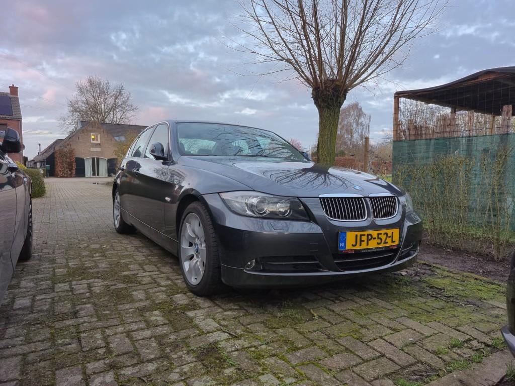 Hele nette BMW 3-Serie 3.0 XI 330 AUT 2006 Grijs, Auto's, Automaat, 1800 kg, 258 pk, 2996 cc