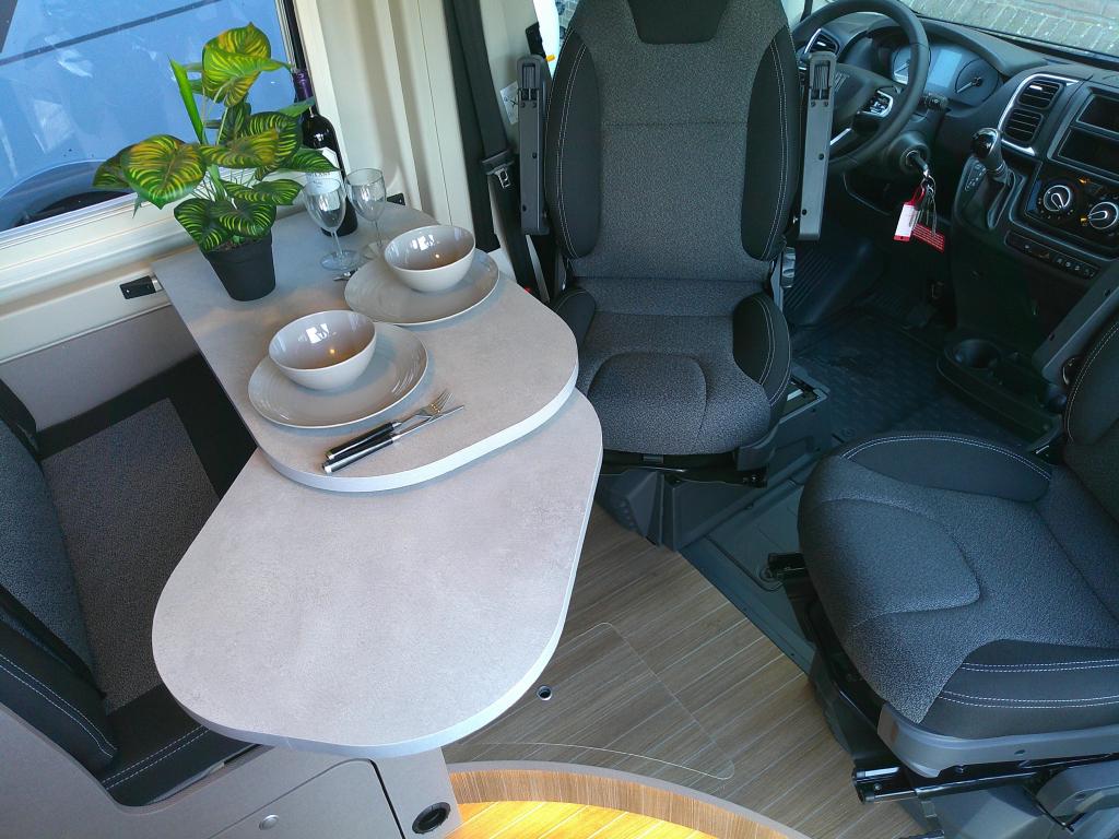 Etrusco CV 640 PB 8-traps automaat, Automaat, Buscamper of Camperbus, Ringverwarming, Dakluik