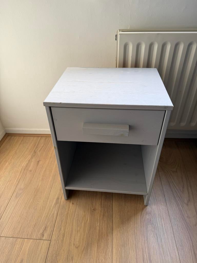Nachtkastje met lade - Grijs hout, Ophalen, Gebruikt, Minder dan 45 cm, Minder dan 55 cm