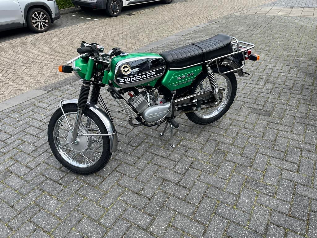 517-52-Lb watergekoeld motor fietsje, Fietsen en Brommers, Brommers | Zundapp, Ophalen, KS50, Zo goed als nieuw, 50 cc