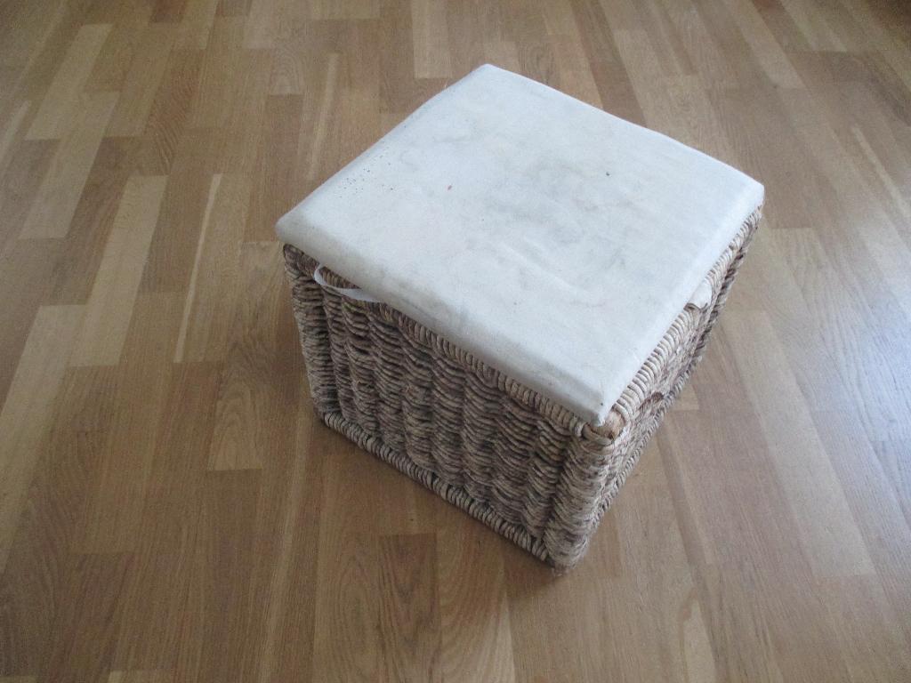 Rieten opbergmand., Gebruikt, Mand, Vierkant, Ophalen of Verzenden