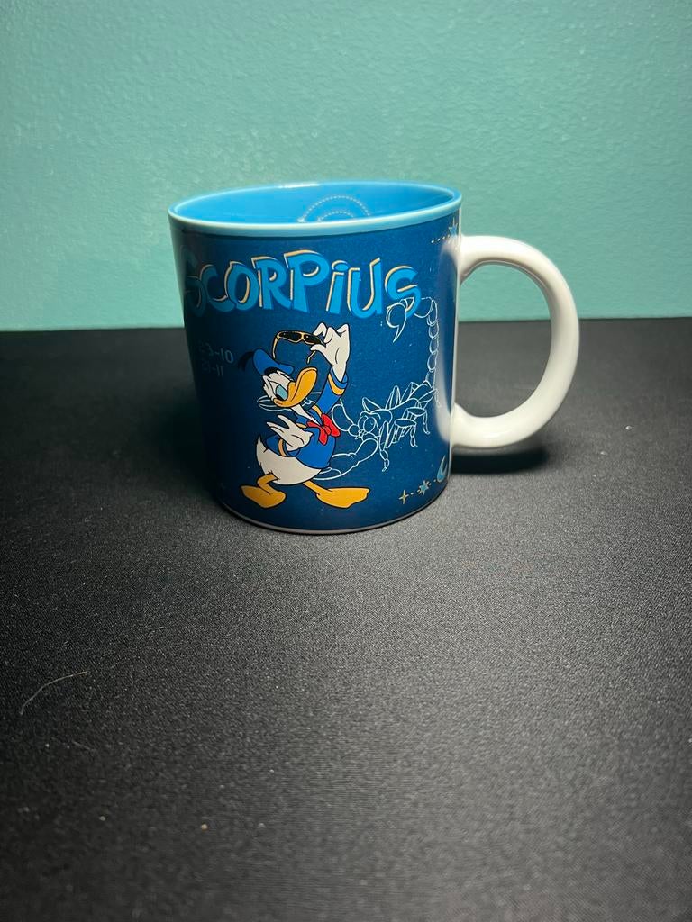 Disney Donald Duck Mok - Sterrenbeeld Schorpioen, Ophalen of Verzenden, Donald Duck, Zo goed als nieuw, Servies