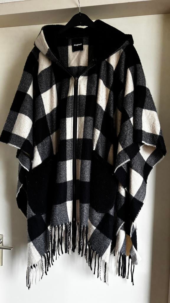 Poncho, cape, omslagdoek jas zomerjas, vest, mantel Desigual, ., Zwart, Maat 46/48 (XL) of groter, Ophalen of Verzenden