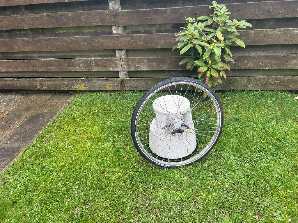 OLDTIMER achterwiel 28 inch 3 ketting versnelling.trommelrem, Fietsen en Brommers, Fietsonderdelen, Gebruikt, Wiel, Ophalen of Verzenden