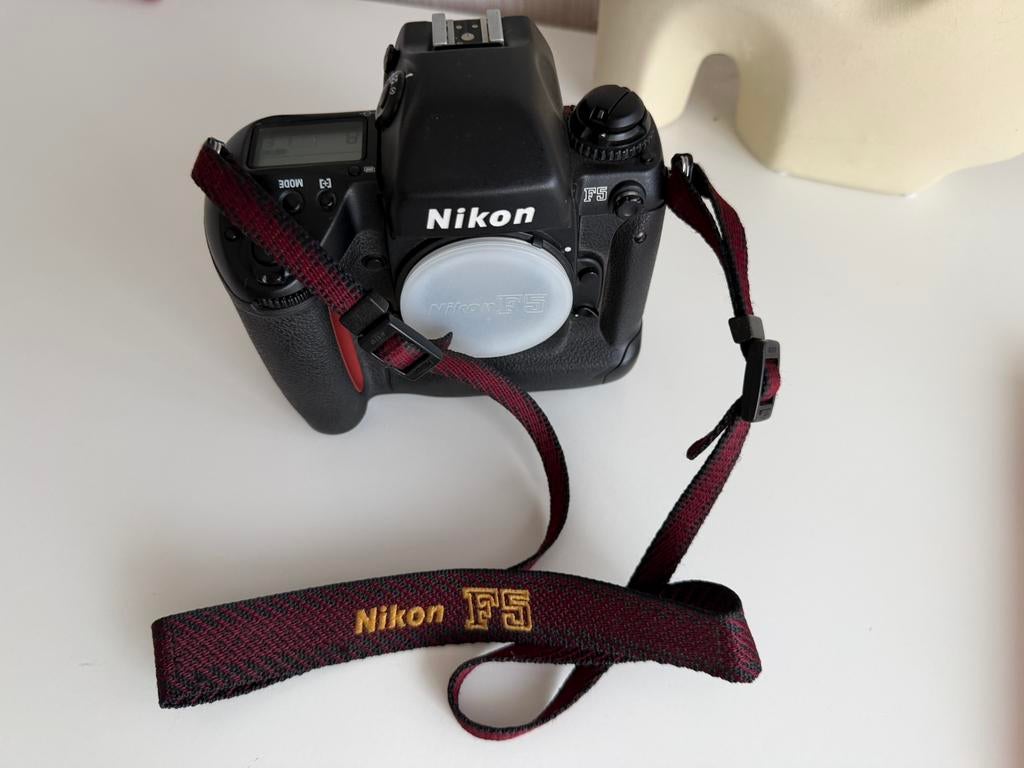 Nikon F5 body heel weinig gebruikt, Audio, Tv en Foto, Fotocamera's Analoog, Ophalen of Verzenden, Zo goed als nieuw, Spiegelreflex