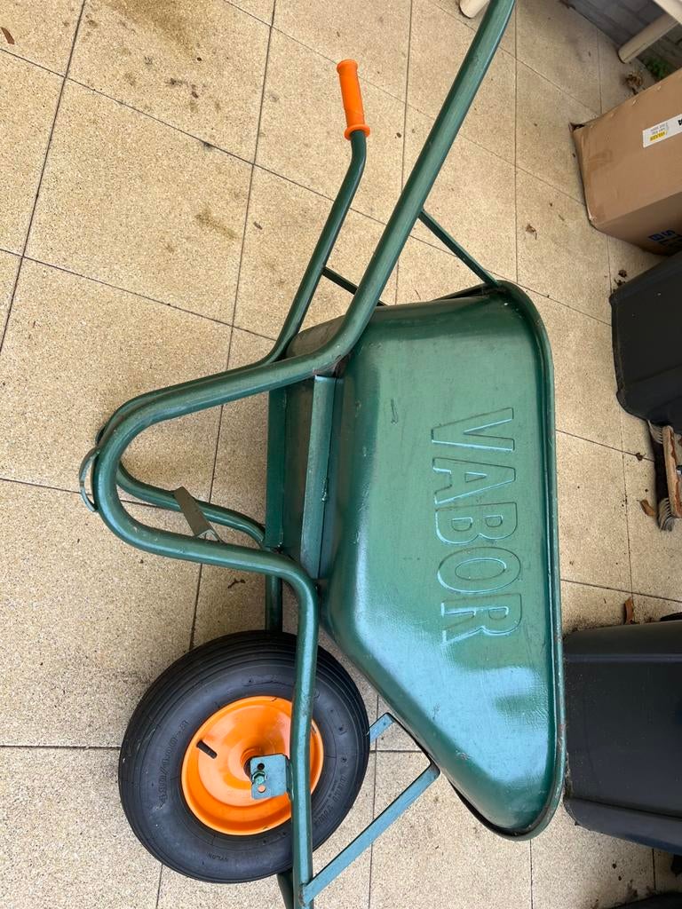 Vabor kruiwagen. Zwaar materiaal duurzaam, Ophalen, Zo goed als nieuw