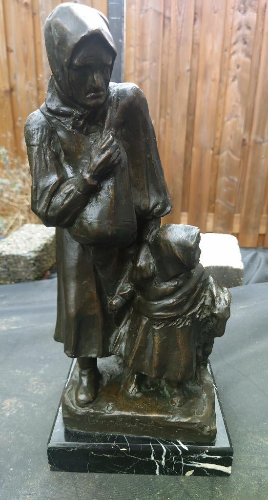 Zwaar bronzen beeld Menekülök/Op Vlucht 1917 Eugenio BARONI?, Handgemaakt, Ophalen of Verzenden, Brons, 20 - 50 cm