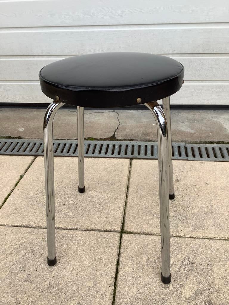 Vintage kruk zwart skai met chromen poten, Ophalen of Verzenden, Gebruikt, IJzer