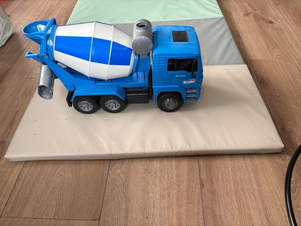 Bruder man cementwagen, Ophalen of Verzenden, Zo goed als nieuw