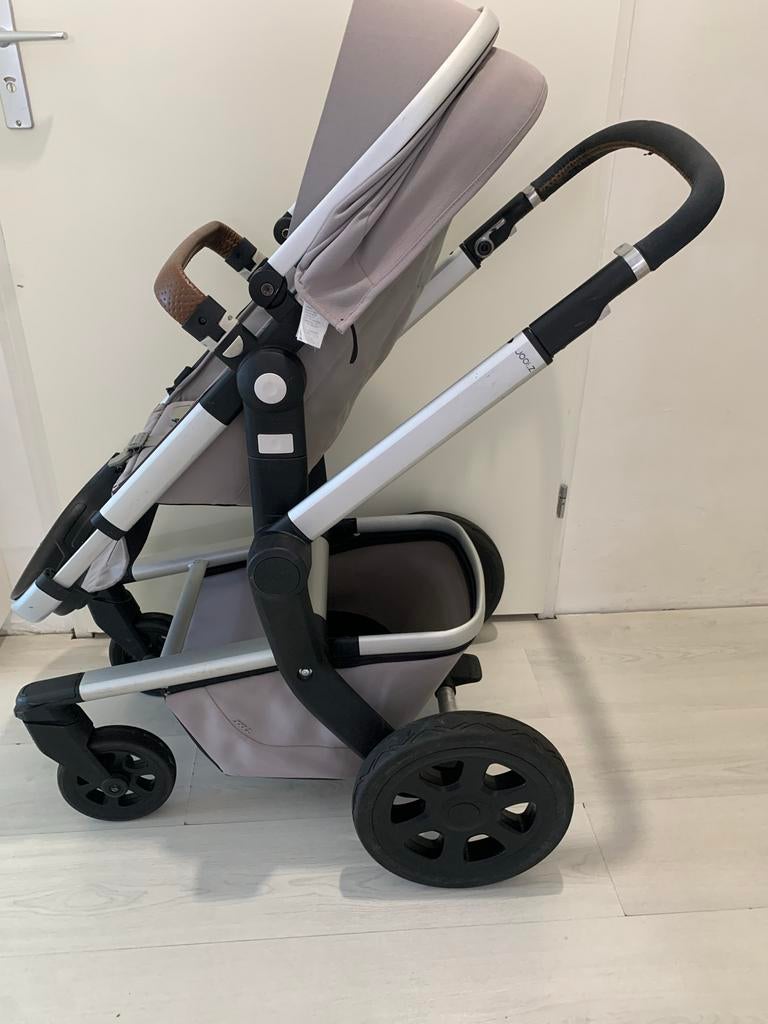Joolz Day 2 kinderwagen grijs,groen, Verstelbare duwstang, Zo goed als nieuw, Ophalen, Kinderwagen