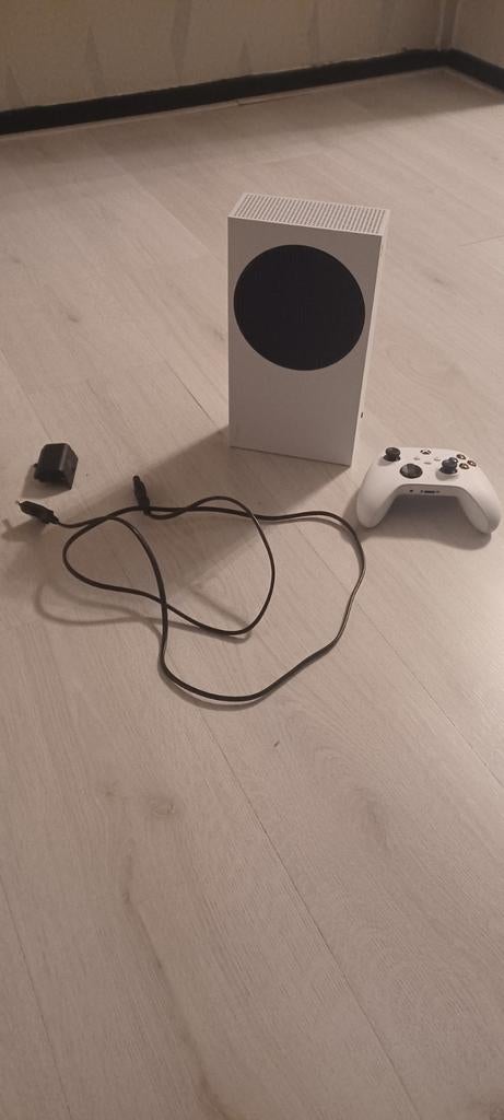 Hierbij een Xbox Series S console., Spelcomputers en Games, Spelcomputers | Xbox Series X en S, Ophalen, Refurbished, Xbox Series S