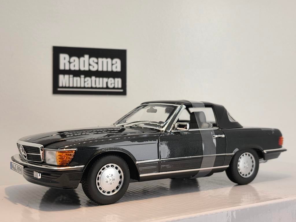 Mercedes-Benz 300 SL R107 - Black Pearl - 1:18 Norev, Auto, Nieuw, Ophalen of Verzenden, Norev dealerpack
