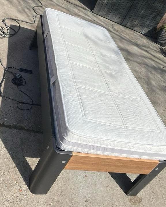 1 persoons elektrische AUPING bedbodem met ombouw!, Ophalen, 90 cm, Eenpersoons, Zo goed als nieuw