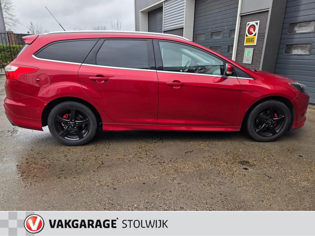 Ford Focus Wagon 1.0 EcoBoost, ST-LINE design, Prijs Rijklaa, Euro 5, Gebruikt, Zwart, Handgeschakeld