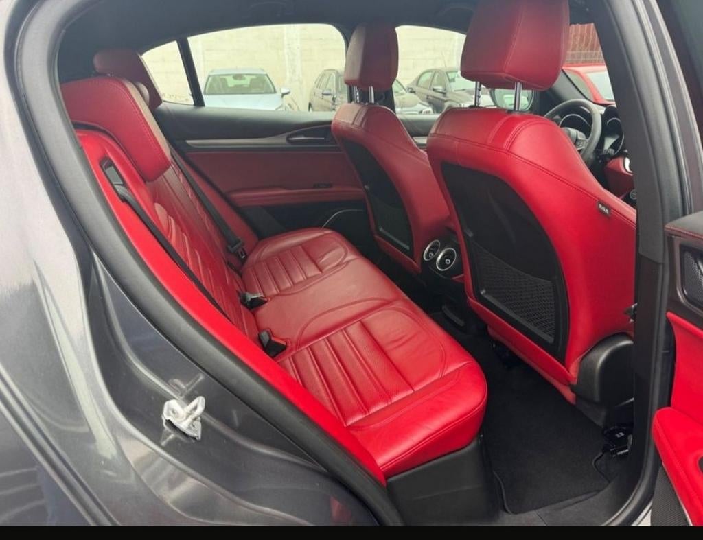 Alfaromeo stelvio veloce bekleding, Auto-onderdelen, Interieur en Bekleding, Ophalen