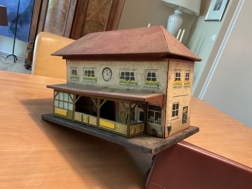 Blikken stationnetje uit 1950, Overige merken, Gebruikt, Gelijkstroom of Wisselstroom, Brug, Tunnel of Gebouw