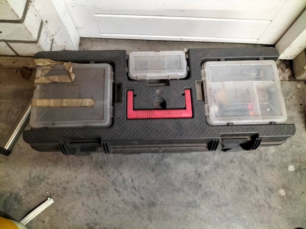 gratis ruime gereedschapskoffer, ophalen in Schijndel, Doe-het-zelf en Verbouw, Gereedschapskisten, Ophalen of Verzenden, Gebruikt