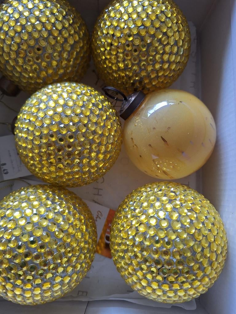 Kerstballen diversen, Ophalen