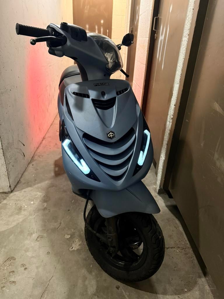 Zip piaggio, Fietsen en Brommers, Scooters | Piaggio, Ophalen, Gebruikt, Maximaal 45 km/u, Zip