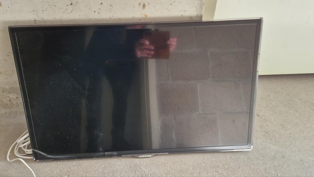 Samsung 32 inch Smart LCD TV met muurbeugel, Audio, Tv en Foto, Televisies, Ophalen, Gebruikt, LCD, 80 tot 100 cm