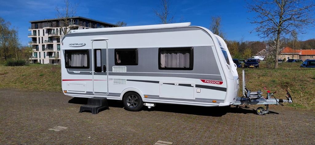 LMC 470 E Passion, bj.2018, ENKELE BEDDEN, AIRCO, STALLING., Caravans en Kamperen, Luifel, Treinzit, Particulier, 6 tot 7 meter