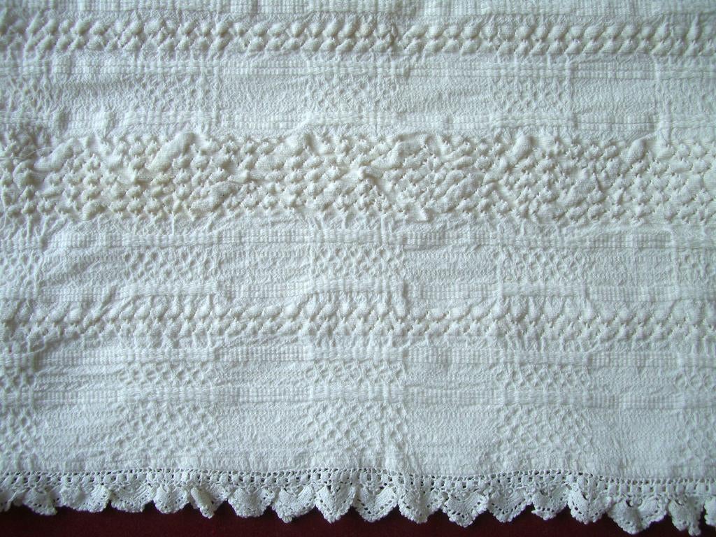 ANTIEKE HANDDOEK BALKAN -GEWEVEN MET GEHAAKTE RAND, Ophalen of Verzenden