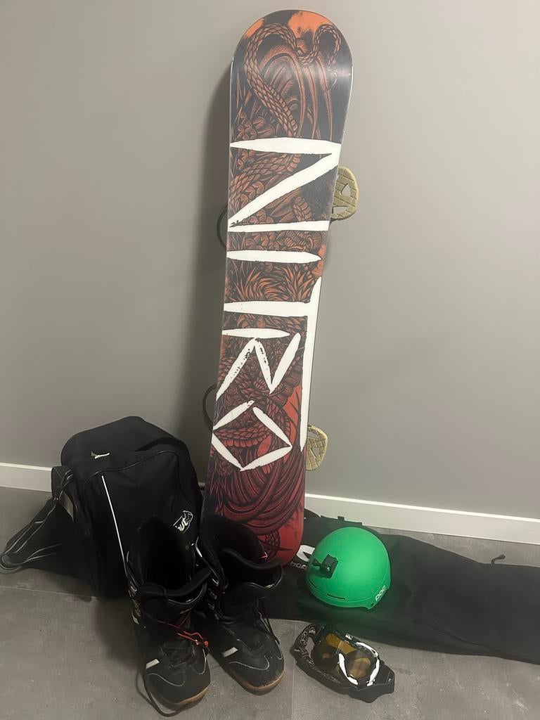 Complete Snowboard Set: Nitro Board, Burton Bindingen, Nitro, Sport en Fitness, Snowboarden, Gebruikt, Board, Ophalen