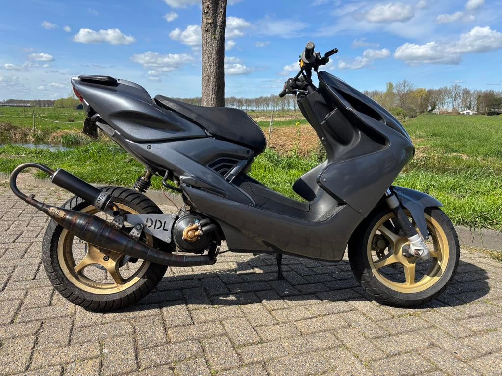 70 cc aerox 2005, Fietsen en Brommers, Scooters | Yamaha, Zo goed als nieuw, Aerox, Tweetakt, Ophalen