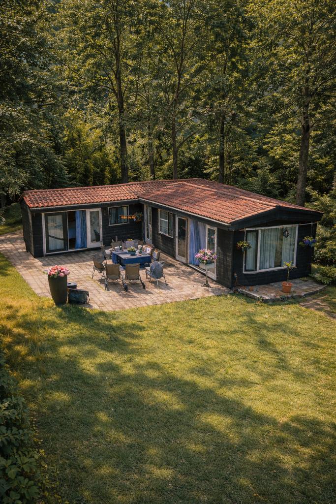 ️ TE KOOP: Sfeervol RED CEDAR HOEKCHALET op toplocatie! ️, Tot en met 4