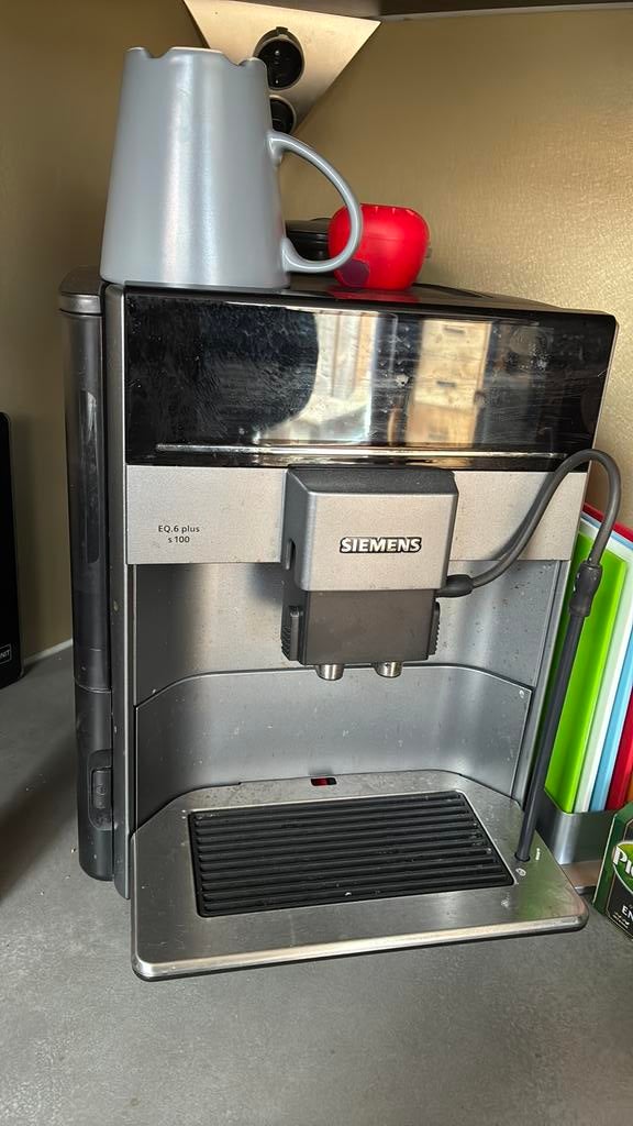 Siemens EQ.6 Plus s100, Ophalen of Verzenden, Zo goed als nieuw, Espresso apparaat