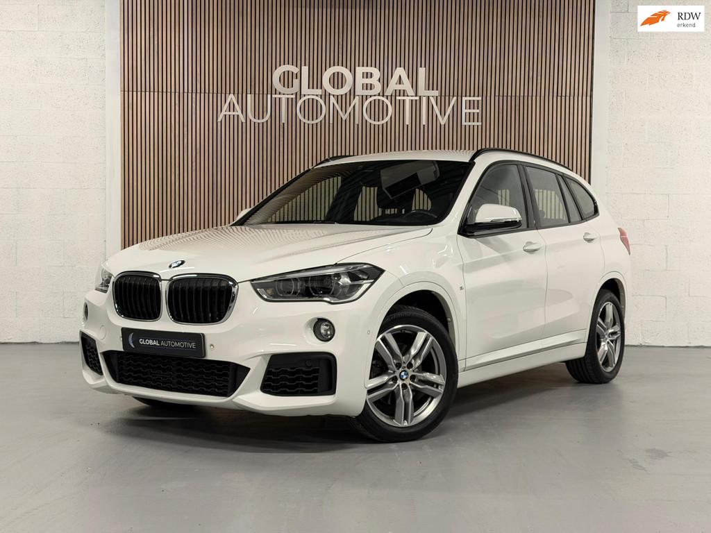 BMW X1 SDrive18i High Executive - M PAKKET - AUTOMAAT - NAVI, Gebruikt, Alcantara, Wit, Bedrijf