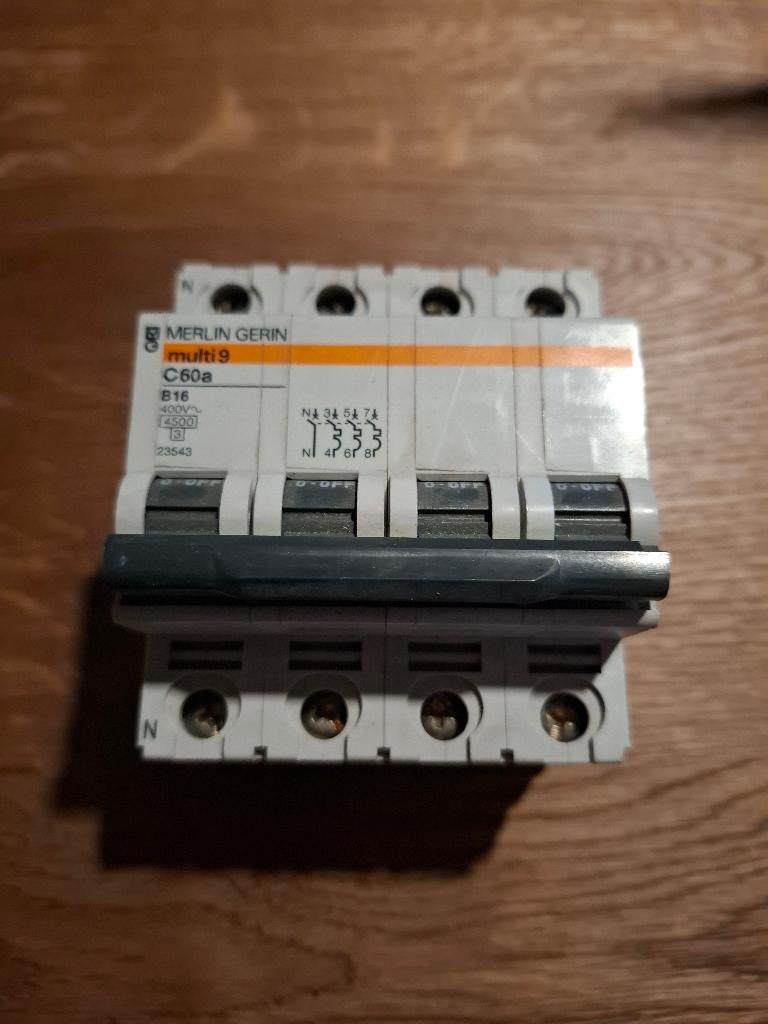 Diverse Merlin Gerin 1P/3P - B16, 16A, C20, 35A, C63, Ophalen of Verzenden, Zo goed als nieuw