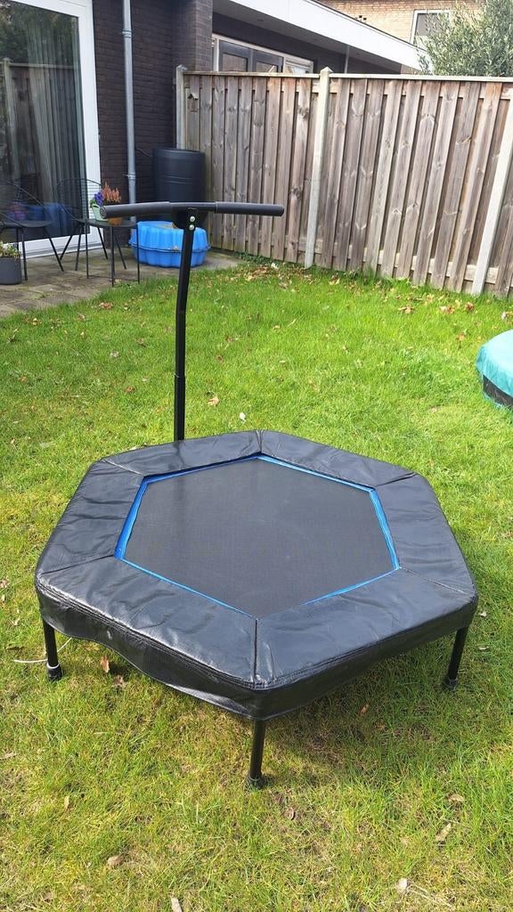 Sport trampoline met handvat, Ophalen, Zo goed als nieuw