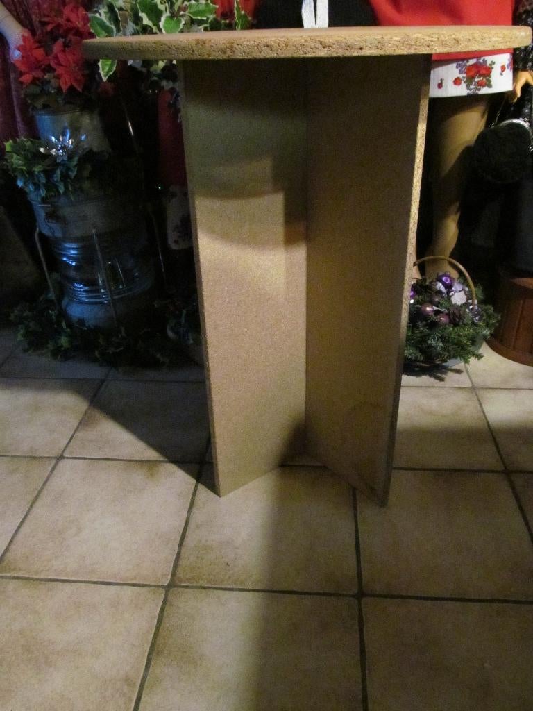 Spaanplaat tafeltje., Rond, Zo goed als nieuw, 75 cm of meer, Ophalen